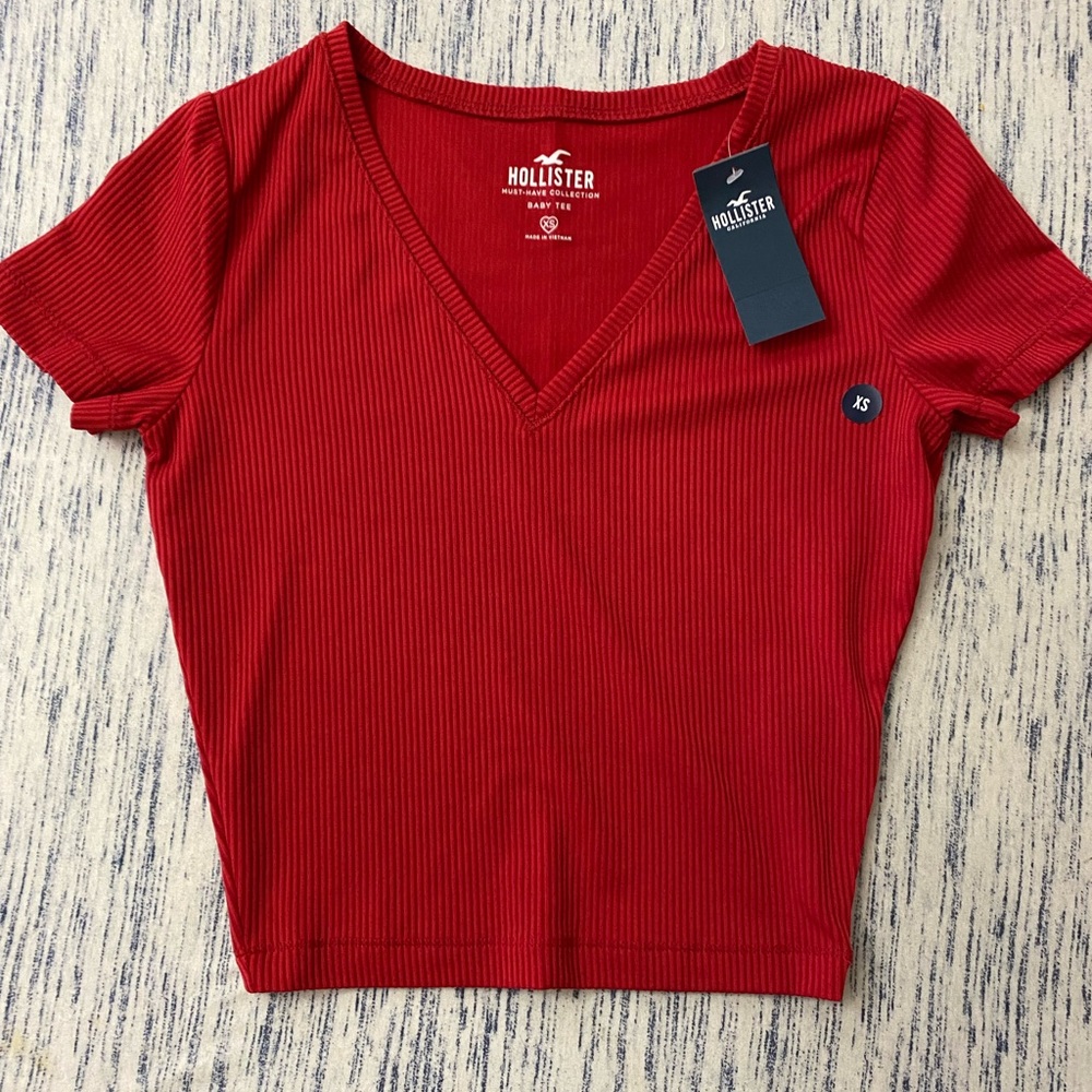 Red Hollister v neck crop top